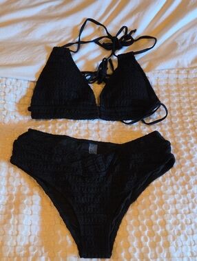Black Textured Two-Piece Bikini Set Lg